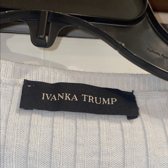 Ivanka Trump Light Gray Ribbed Sweater - Picture 2 of 7